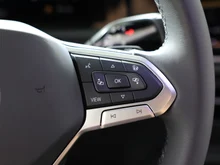 VW Tiguan Friends TDI DSG in Cipressino-Grün Metallic