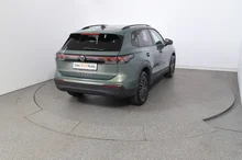 VW Tiguan Friends TDI DSG in Cipressino-Grün Metallic