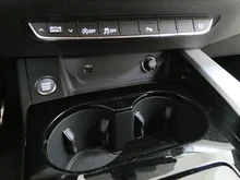 Audi A4 Avant 40 TDI S line in 0E Mythosschwarz Metallic