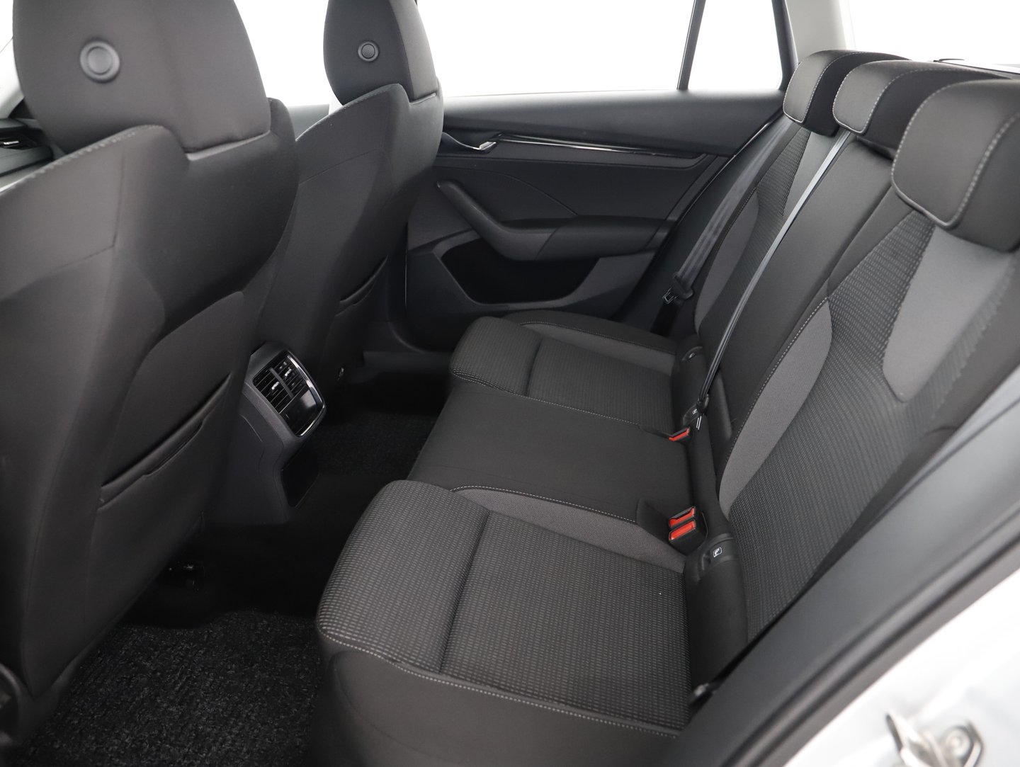 Škoda OCTAVIA Combi Ambition TDI | Bild 14 von 17