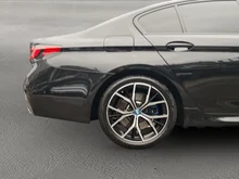 BMW 5xx 5 Lim. 545 e xDrive M Sport in schwarz - metallic