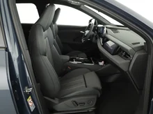 Audi Q6 e-tron quattro in Plasmablau Metallic