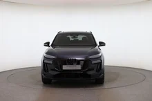 Audi Q6 e-tron quattro in Plasmablau Metallic
