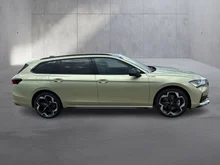 Škoda Superb Combi Sportline iV TSI DSG in Ice Tea-Gelb Metallic