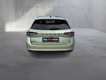 Škoda Superb Combi Sportline iV TSI DSG in Ice Tea-Gelb Metallic