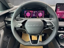 Škoda Superb Combi Sportline iV TSI DSG in Ice Tea-Gelb Metallic