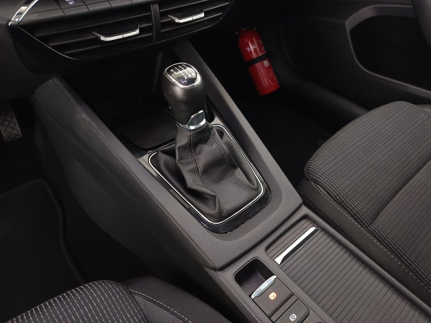 Škoda OCTAVIA Combi Business TDI | Bild 30 von 34