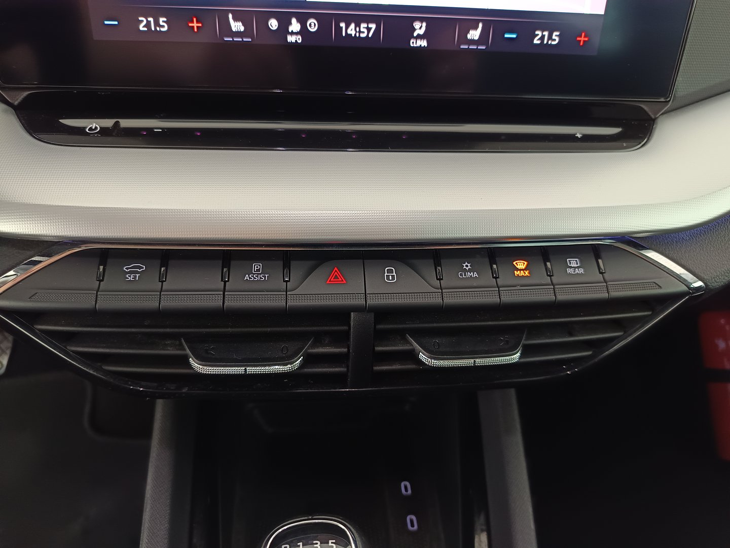 Škoda OCTAVIA Combi Business TDI | Bild 29 von 34