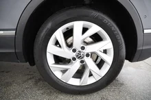 VW Tiguan Life TDI 4MOTION DSG in DELFINGRAU METALLIC