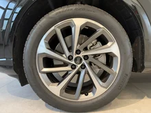 Audi Q5 e-hybrid quattro 220 KW in Mythosschwarz Metallic
