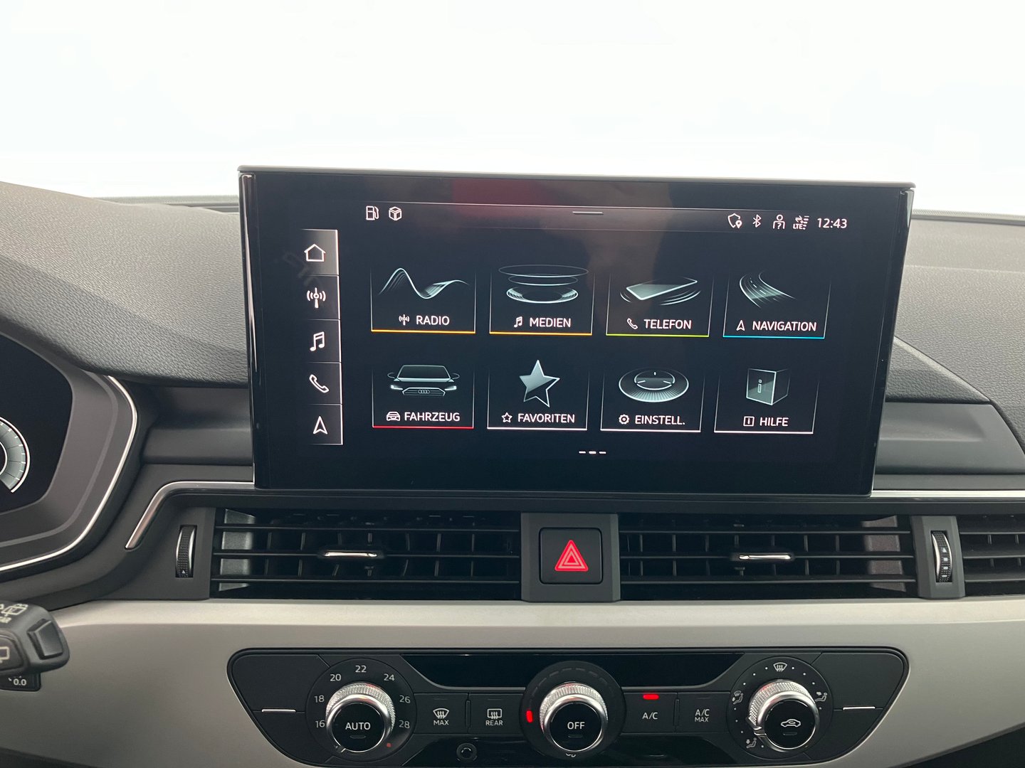 Audi A4 Avant 40 TFSI S line | Bild 12 von 19