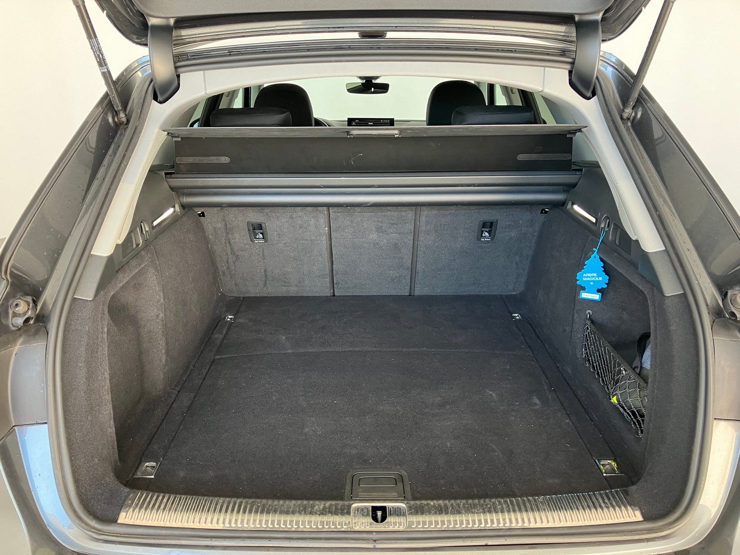 Audi A4 Avant 40 TFSI S line | Bild 16 von 19