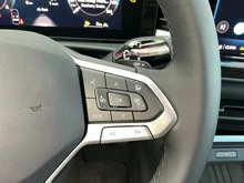 VW T-Roc Life eTSI DSG in Pure White Dach Black Uni