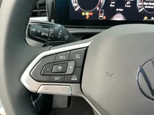 VW T-Roc Life eTSI DSG in Pure White Dach Black Uni