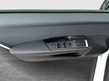 VW T-Roc Life eTSI DSG in Pure White Dach Black Uni