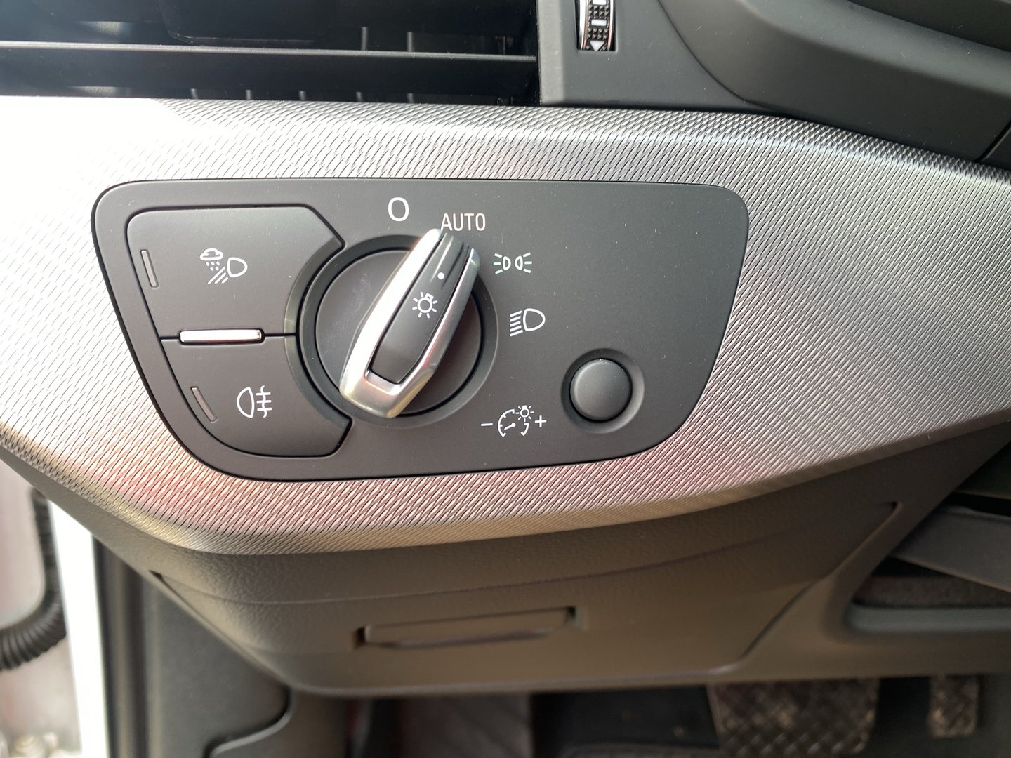 Audi A4 Avant 40 TDI quattro | Bild 9 von 23