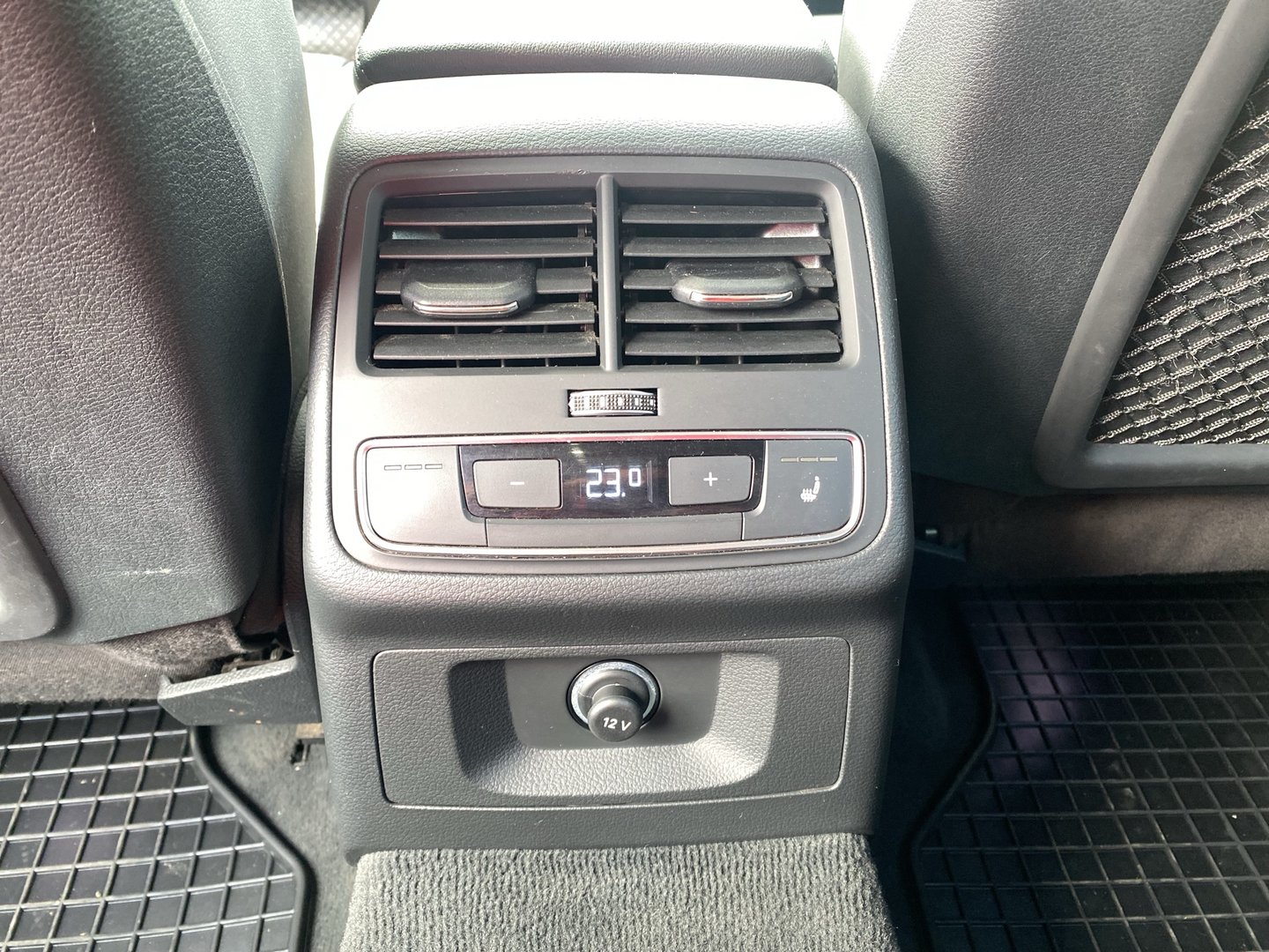 Audi A4 Avant 40 TDI quattro | Bild 20 von 23