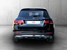 Mercedes GLC 300 de PHEV 4Matic in schwarz - metallic