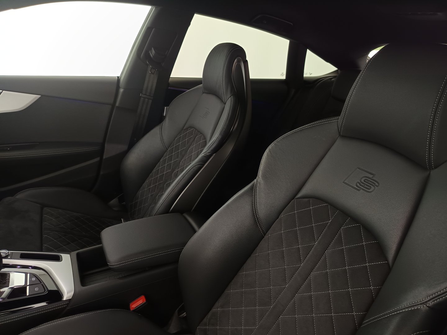 Audi A5 Sportback 40 TDI quattro S line | Bild 34 von 36