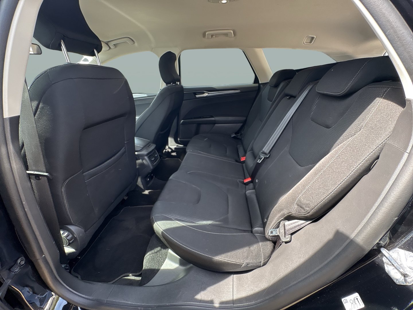 Ford Mondeo Traveller Titanium 2,0 EcoBlue SCR Aut. | Bild 15 von 20