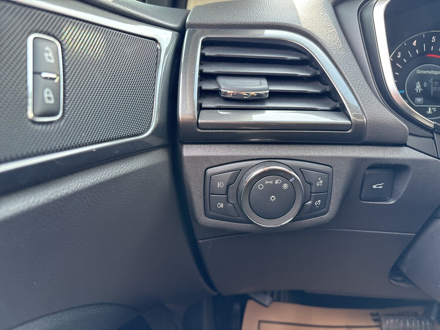 Ford Mondeo Traveller Titanium 2,0 EcoBlue SCR Aut. | Bild 7 von 20