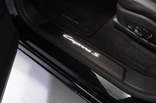 Porsche Cayenne S in chromitschwarzmetallic