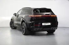 Porsche Cayenne S in chromitschwarzmetallic