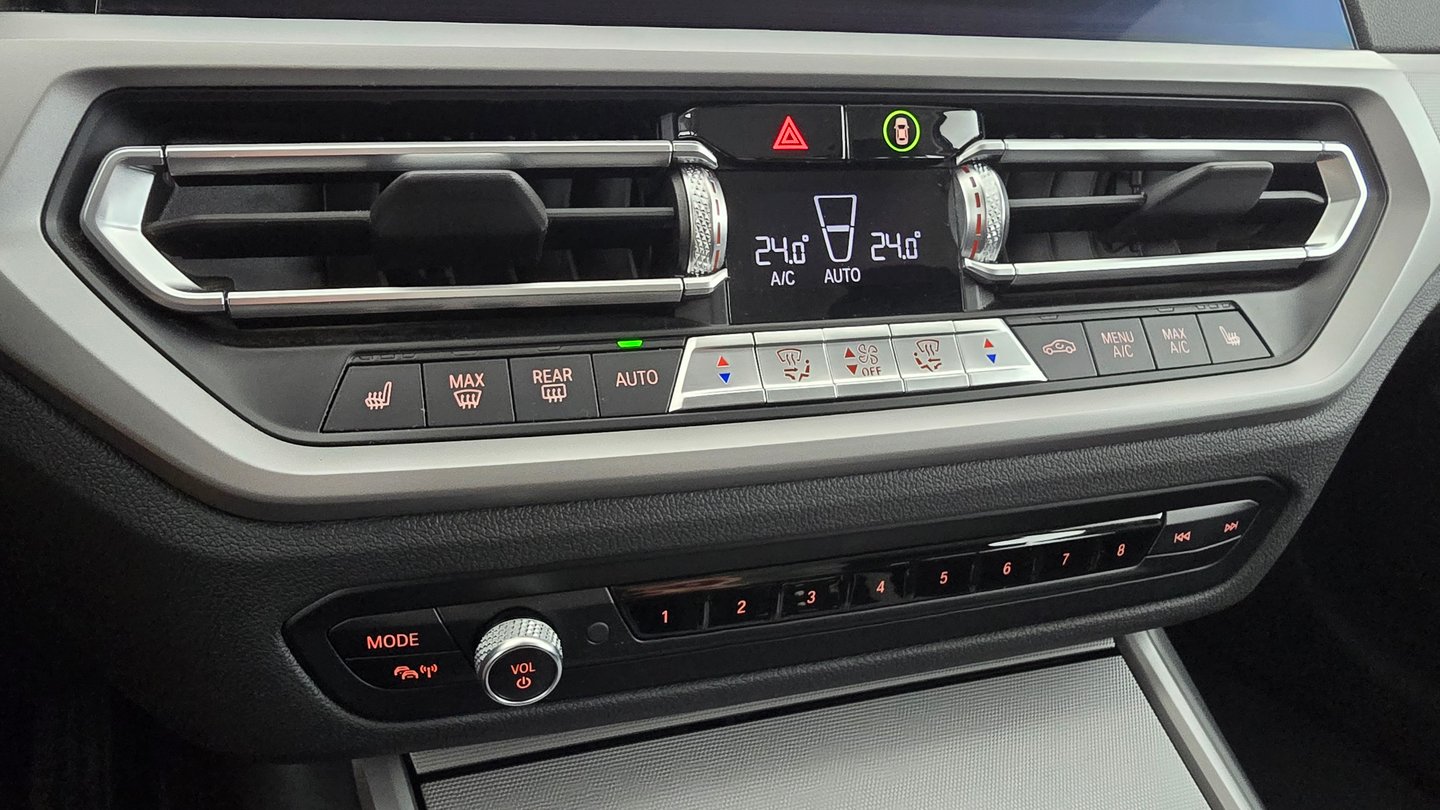 BMW 318d 48 V Touring Aut. | Bild 20 von 24