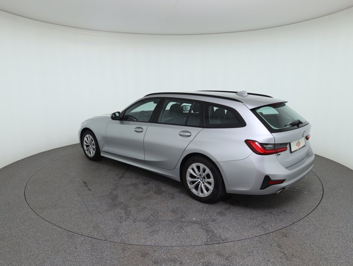 BMW 318d 48 V Touring Aut. | Bild 7 von 24
