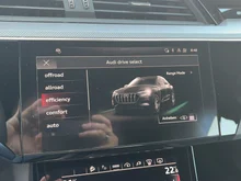 Audi SQ8 Sportback e-tron quattro in Mythosschwarz Metallic
