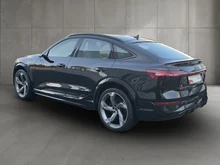 Audi SQ8 Sportback e-tron quattro in Mythosschwarz Metallic