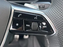Audi SQ8 Sportback e-tron quattro in Mythosschwarz Metallic
