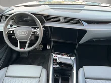 Audi SQ8 Sportback e-tron quattro in Mythosschwarz Metallic