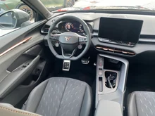 CUPRA Terramar 1.5 e-TSI 150 PS DSG in Nacht-Schwarz Metallic