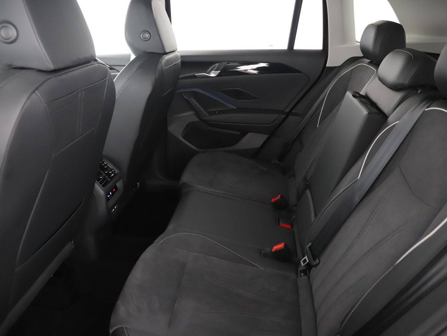 VW Tiguan Elegance eTSI DSG | Bild 24 von 31