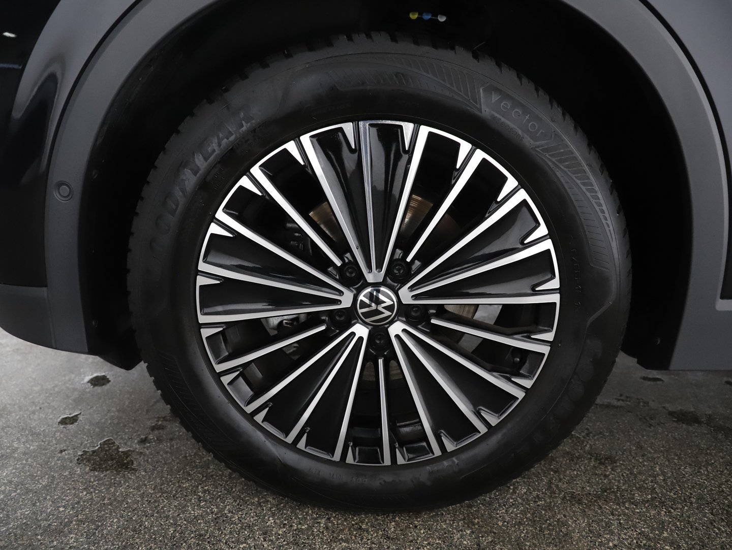 VW Tiguan Elegance eTSI DSG | Bild 9 von 31