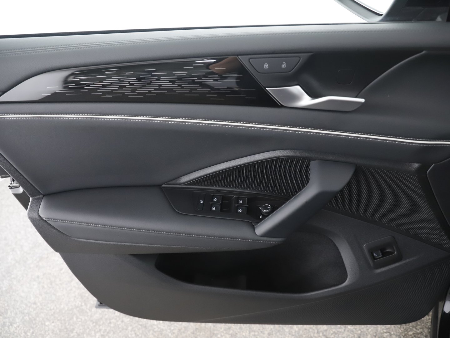 VW Tiguan Elegance eTSI DSG | Bild 10 von 31
