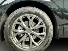 CUPRA Terramar 1.5 e-TSI 150 PS DSG in Nacht-Schwarz Metallic