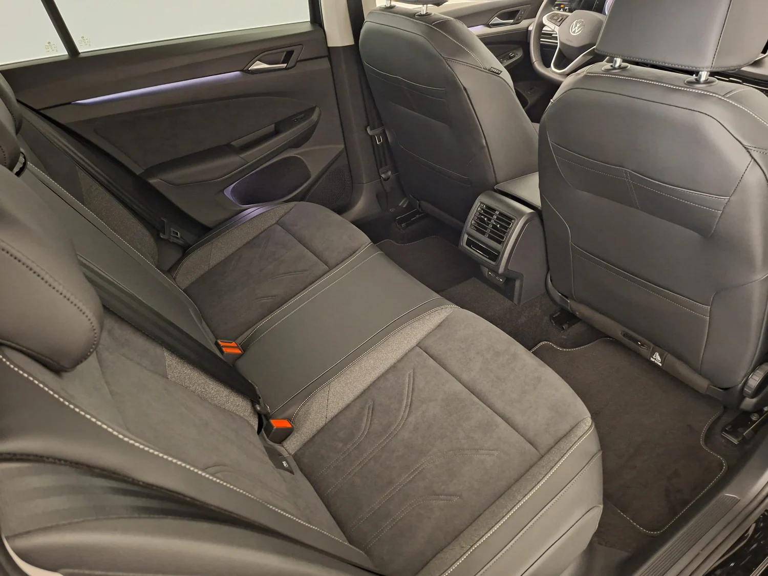 Bild eines Golf Variant Business mHeV DSG