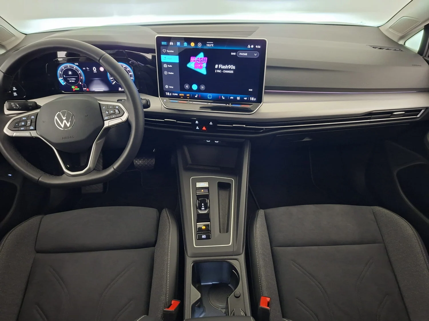 Bild eines Golf Variant Business mHeV DSG