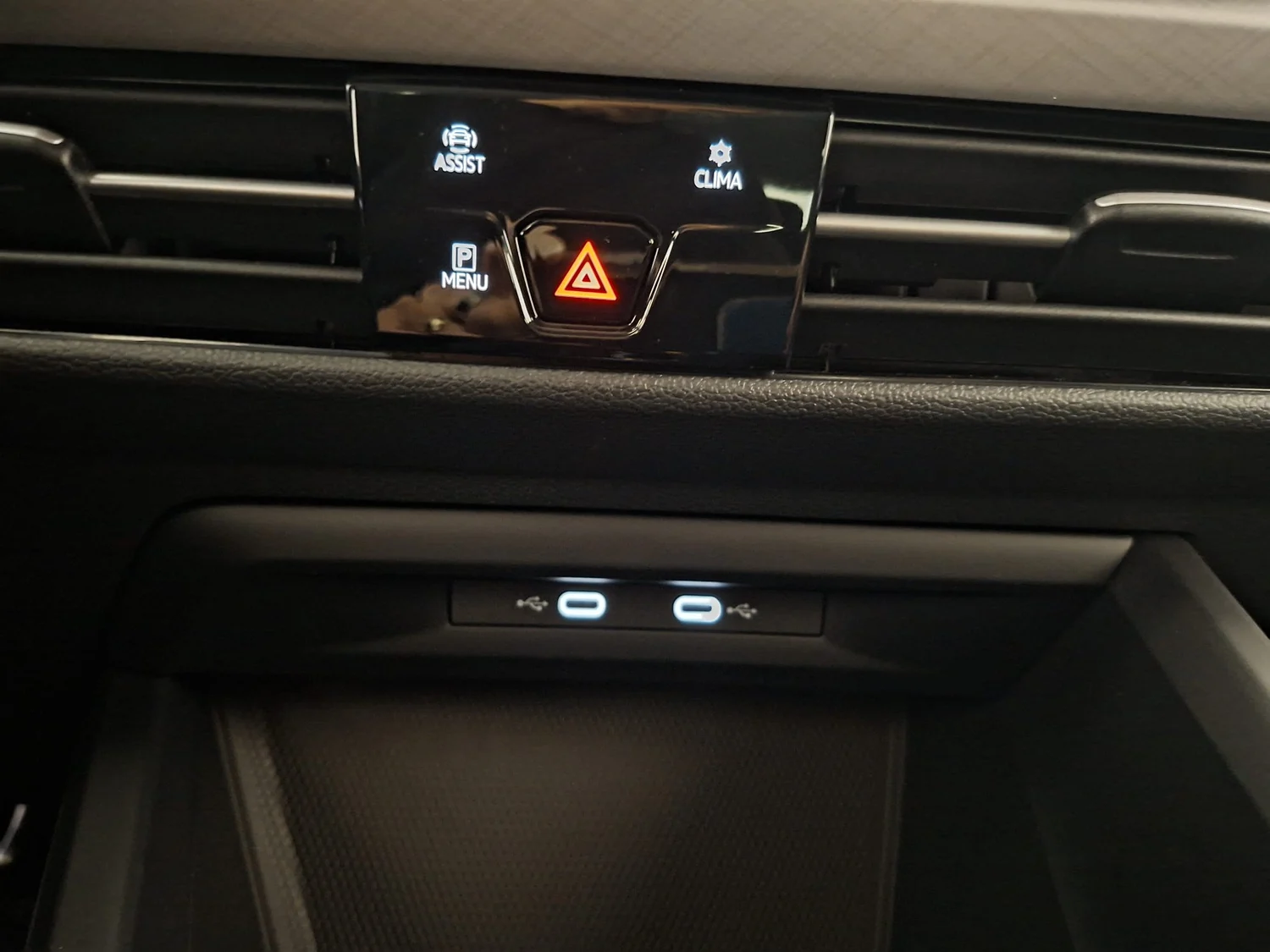 Bild eines Golf Variant Business mHeV DSG