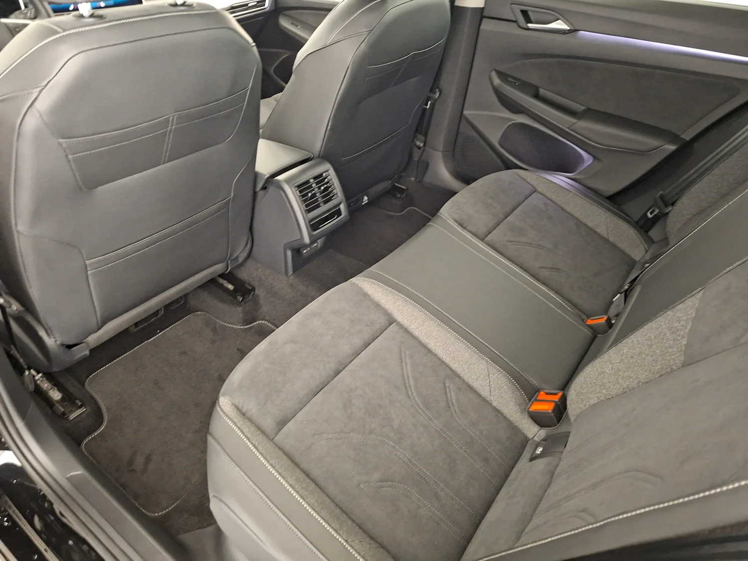 Bild eines Golf Variant Business mHeV DSG