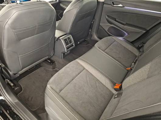 Bild eines Golf Variant Business mHeV DSG