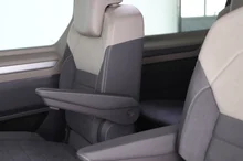 VW Multivan Style ÜH eHybrid 180 kW 4MOTION in Deepblack Perleffekt