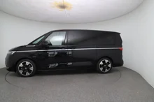 VW Multivan Style ÜH eHybrid 180 kW 4MOTION in Deepblack Perleffekt