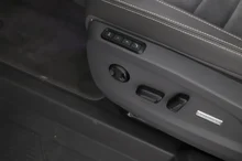 VW Multivan Style ÜH eHybrid 180 kW 4MOTION in Deepblack Perleffekt