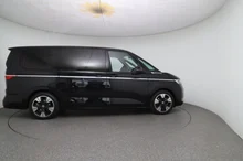 VW Multivan Style ÜH eHybrid 180 kW 4MOTION in Deepblack Perleffekt