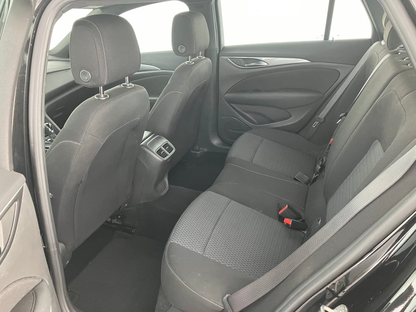 Opel Insignia ST 2,0 CDTI DVH Business Elegance Aut. | Bild 10 von 15