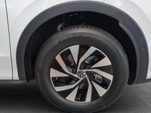 VW T-Roc Life eTSI DSG in Pure White Dach Black Uni