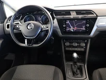 VW Touran Comfortline TDI SCR DSG 7-Sitzer in Pure White